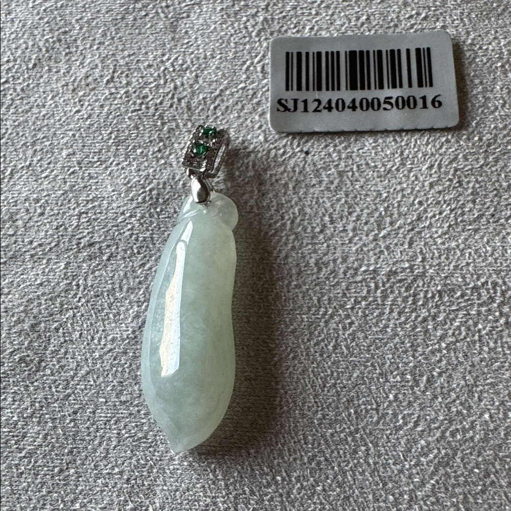 Elegant Burmese Jadeite Pendant Necklace